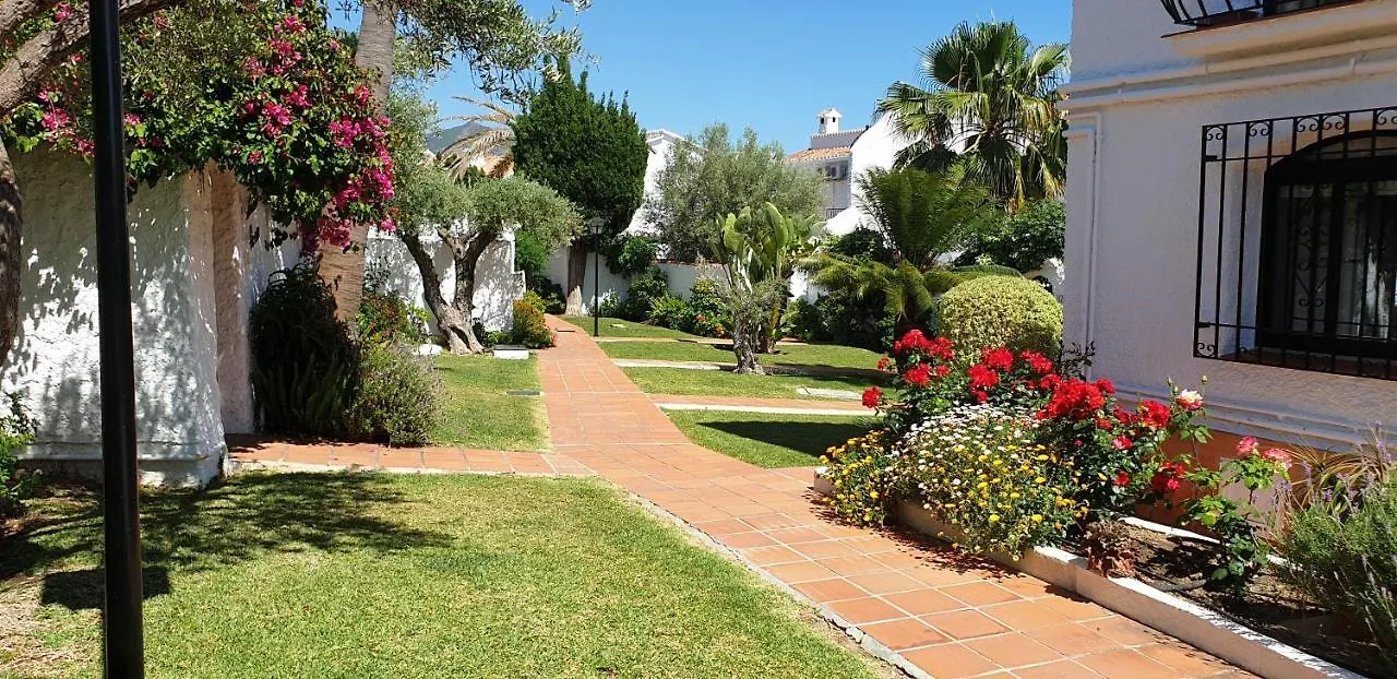 Nerja Villas-Capistrano 0*,